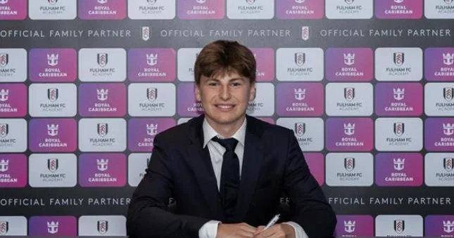Əfsanəvi qapıçının oğlu İngiltərə Premyer Liqa klubunda
