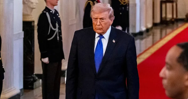 Трамп возобновляет войну с Ираном