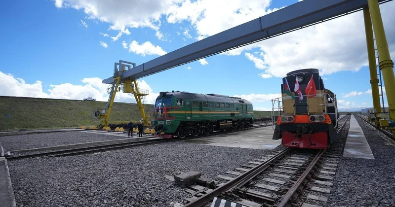 Железная дорога Баку Тбилиси Карс обеспечила рекордный рост грузоперевозок через Грузию