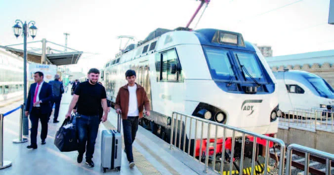 Bakı Tbilisi sərnişin qatarında yerlər artırılıb