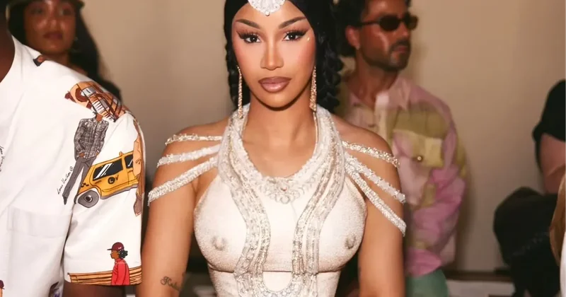 Kardi Bi Paris Moda Həftəsində