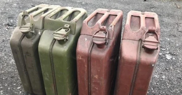 Sankt Peterburq Birjasında Belarus benzininin satışı on dəfə azalıb