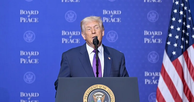 Donald Tramp: Xameneinin dəfn mərasimi zamanı İrana qarşı zərbələri davam etdirə bilərdik