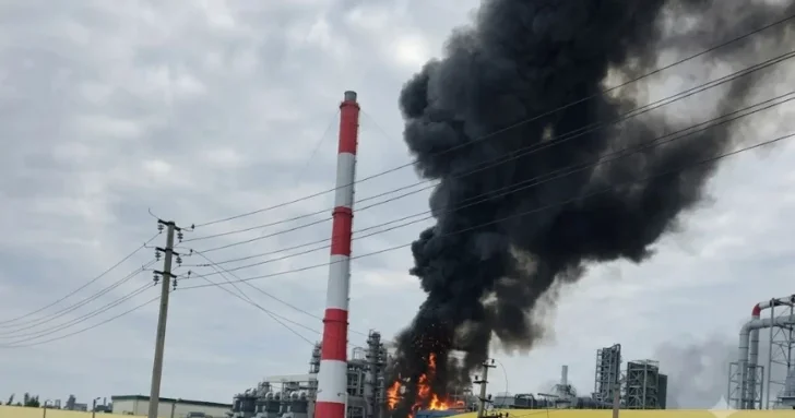 В России дроны атаковали нефтеперерабатывающий завод