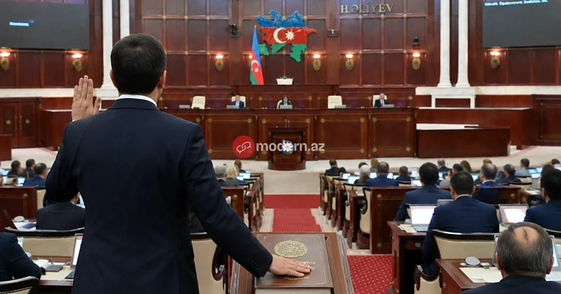 Azərbaycanda deputat andı niyə yoxdur...