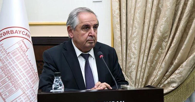 Müəlliflə dialoq