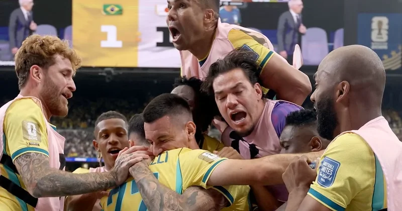 Braziliya millisinin təyyarəsi yalnız bir oyunçu ilə vətənə qayıdıb