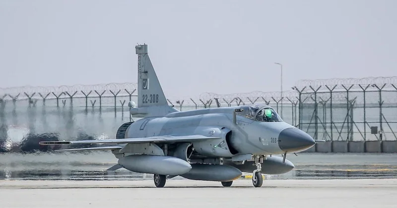 Новые истребители JF 17 Block III Азербайджан закрепляет превосходство в воздухе