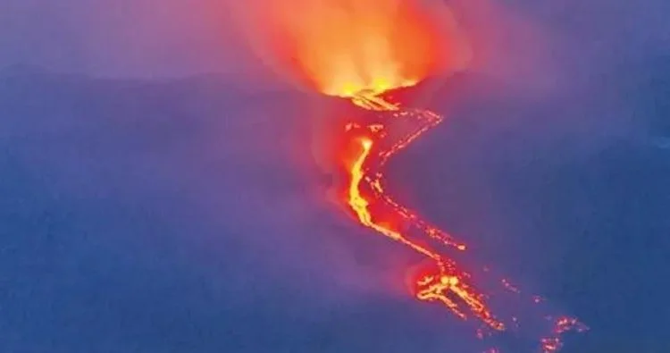 Etna vulkanı püskürüb