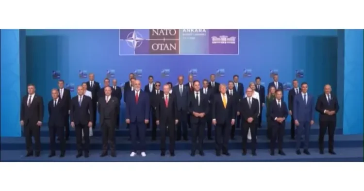 NATO liderləri ailə fotosu üçün bir araya gəldi VİDEO
