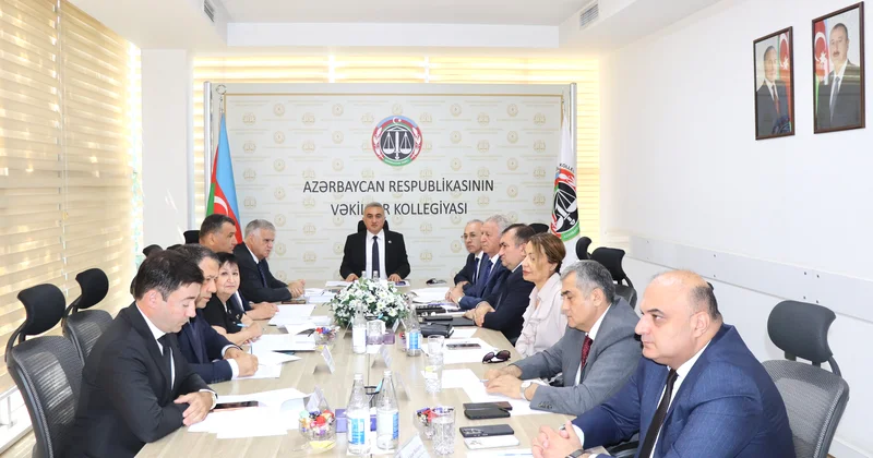 Üç vəkil cəzalandırıldı
