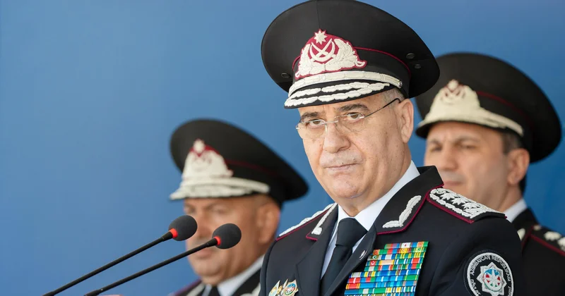 Xidmət rəisindən gənc zabitlərə yüz kitaba bərabər tövsiyyə...
