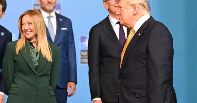 Мелони отвернулась от Трампа при подготовке к общему фото в Анкаре