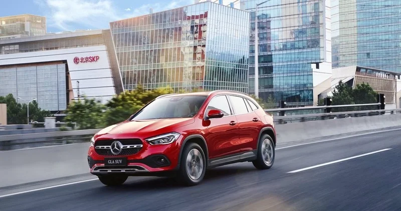 Продажи Mercedes Benz в Китае рухнули на 30%