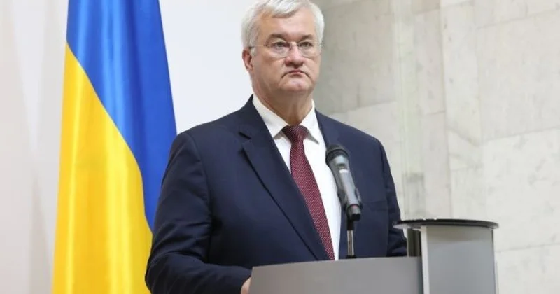 Сибига: Украина больше не нуждается в разрешениях на удары по России