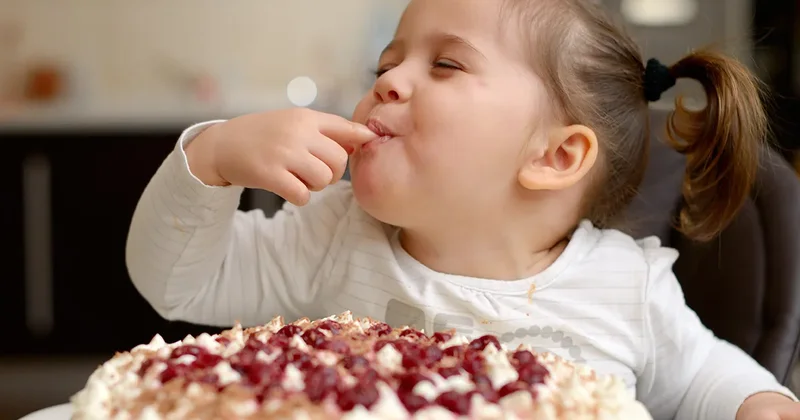 Valideynlər, diqqətli olun! Uşağınız hər gün şirniyyat istəyirsə, demək...