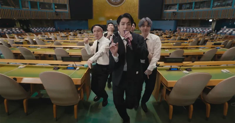 BTS in konserti ləğv olundu Qəzəbli pərəstişkarlar Prezident iqamətgahına yürüş etdilər