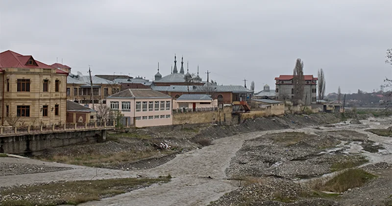 Qırmızı qəsəbənin Qudyalçaydan mühafizəsi üçün 2 milyon xərclənəcək
