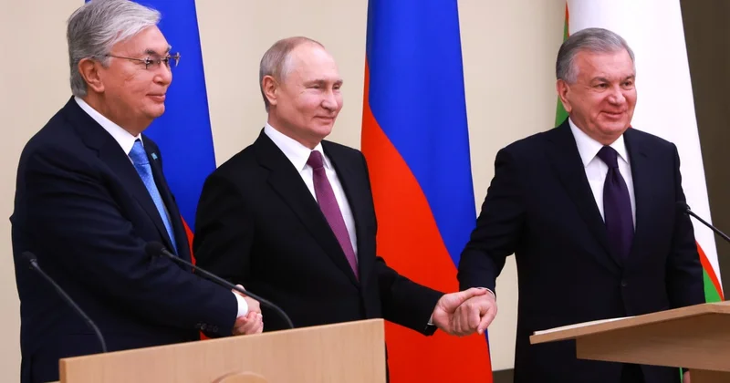 Putin Mirziyoyevlə Tokayevə zəng etdi