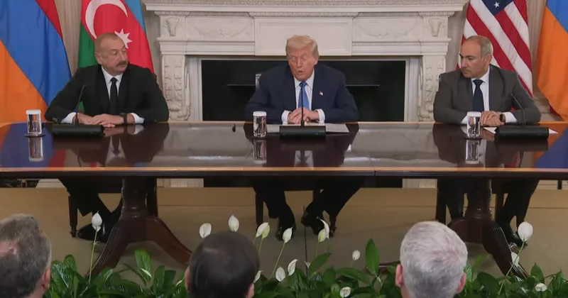 Алиев, Трамп и Пашинян подписали документы в Вашингтоне