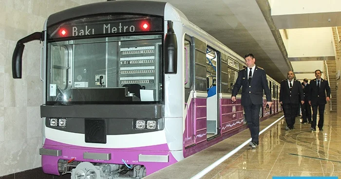 20 Yanvar da doğulan körpə 25 il metroya pulsuz minəcək