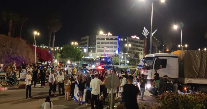İfrat sağçılar yardımların Qəzzaya daşınmasının qarşısını almaq üçün keçidi bağlayıb