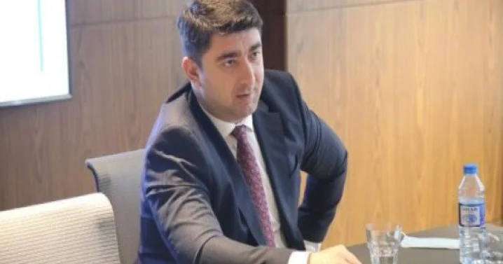 Müəllimlər yayda “putyovka” ala bilmir, direktorlar isə Avropa səfərinə göndərilir Araz Paşayev kimin maraqlarını müdafiə edir?