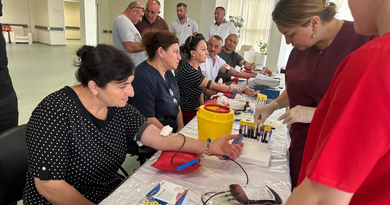 Qusarda keçirilən humanitar aksiyada 100 donor könüllü qan verib