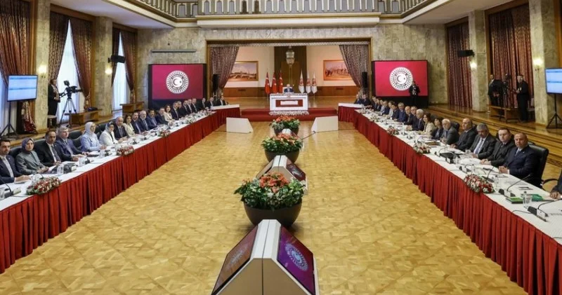 MİT rəhbəri TBMM komissiyasının iclasına dəvət edilib