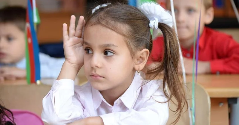 Valideynlərin böyük əksəriyyəti övladlarına məktəb və müəllim seçərkən yanlışlığa yol verirlər