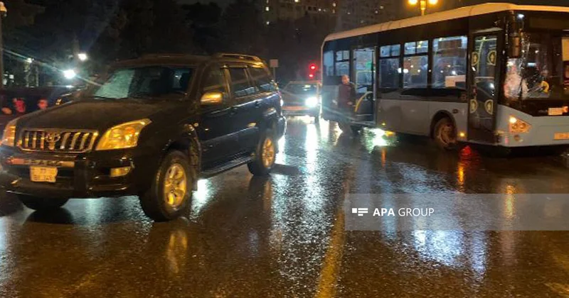 В Баку насмерть сбит пешеход
