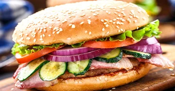 Ruslar Kim Çen Inın resepti ilə burgerlərlə qidalanırlar
