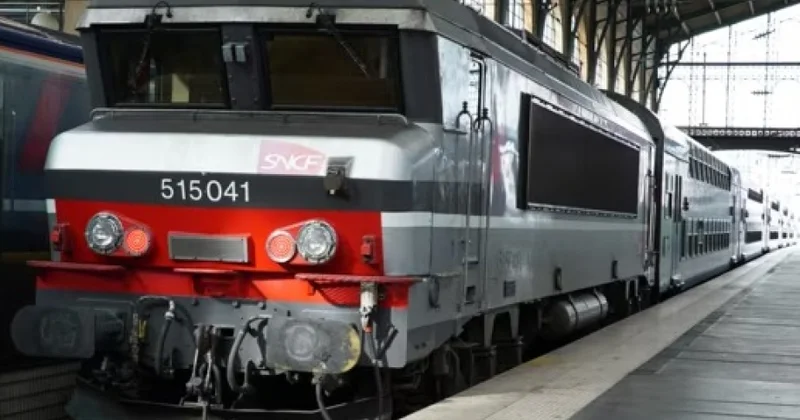 Fransada anomal istilərə görə bir çox qatar resyləri ləğv olunub