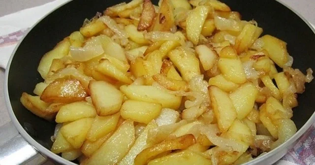 Kartofu qızardarkən xərçəng törədən maddə yaranır Düzgün bişirilmə qaydası