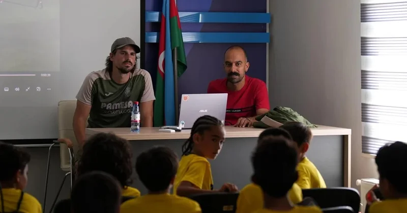 İspaniyanın “Vilyarreal“ klubu Bakıda futbol düşərgəsi təşkil edir FOTO