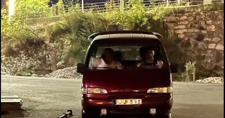 Məscid tikintisində oğurluq edən azərbaycanlı ustalar deportasiya edildi