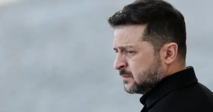 Zelenski: “Ukrayna Donbası tərk edən deyil”