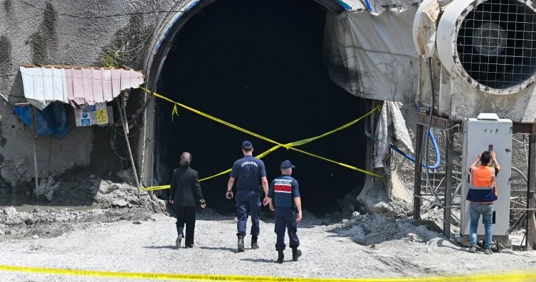 Türkiyədə su tunelində uçqun: Ölən var VİDEO