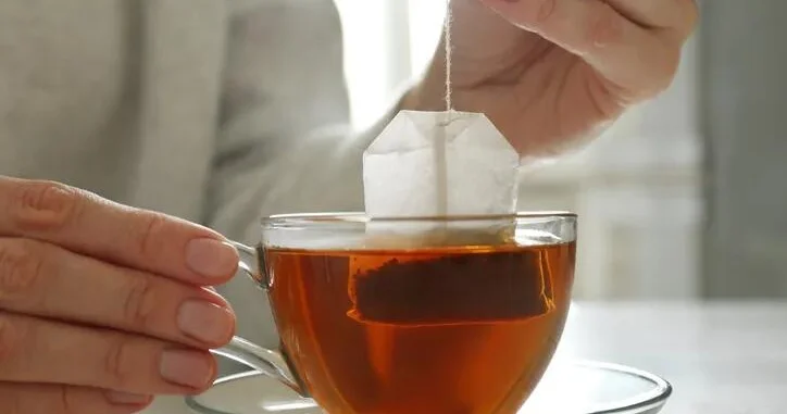Çay deyil, plastik içirsiniz Ən sağlam çay dəmləmə üsulu