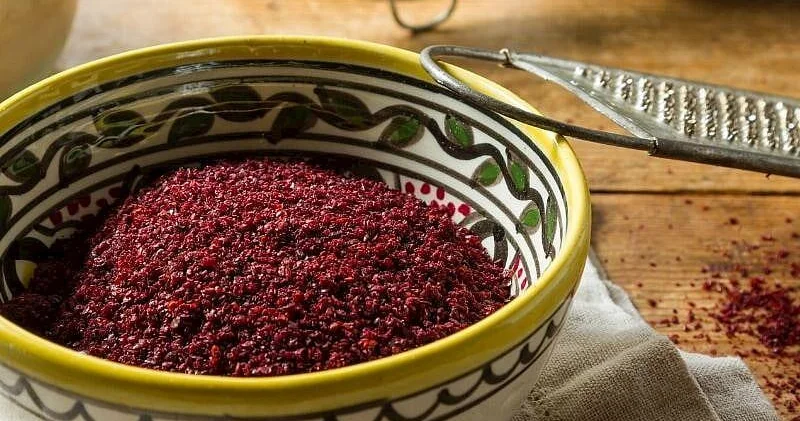 Sumaq ədviyyatını yeməklərdə istifadə etməyin incəlikləri