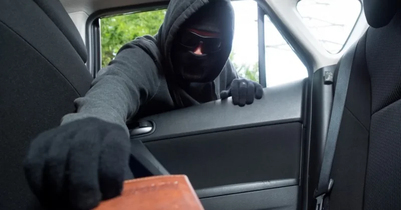 В Баку задержан подозреваемый в краже денег и банковских карт из такси