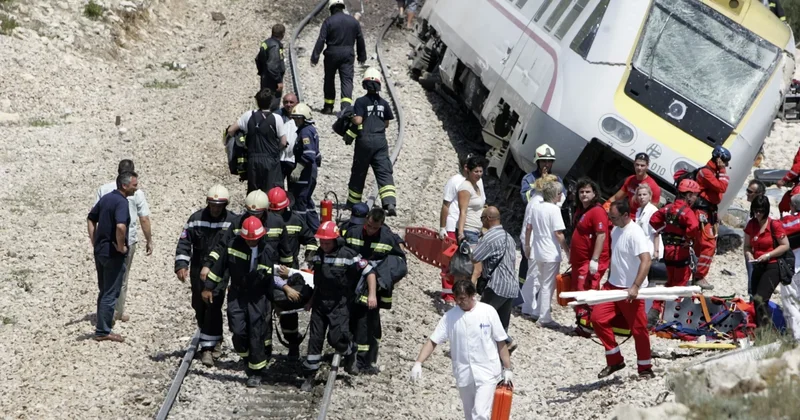 Xorvatiyada qatarların toqquşması nəticəsində 20 yə yaxın insan xəsarət alıb