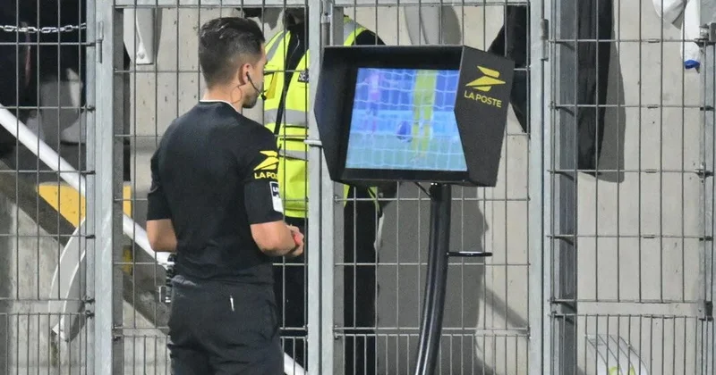 Во Франции впервые применили новую альтернативу VAR