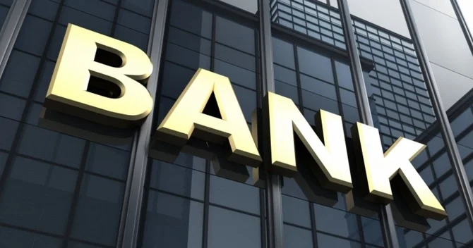 Fitch Azərbaycanda bank sektorunun vəziyyətinin 2026 2027 ci illərdə sağlam qalacağını gözləyir