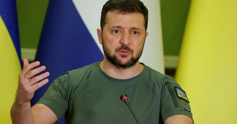 Zelenski: Putin sərhədləri bağlayıb səfərbərlik elan edəcək