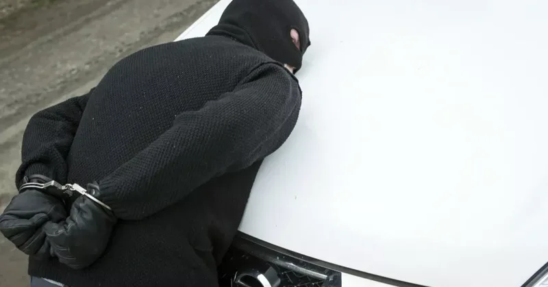 В Баку из дома вынесли 10 тысяч манатов