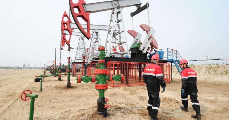 Лукойл и Роснефть под ударом: ЕС расширяет санкции против России