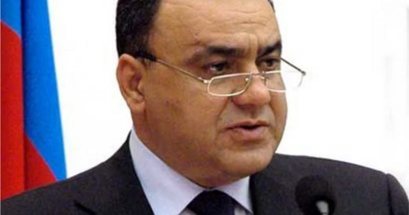 Keçmiş nazir biznesini Londona köçürür