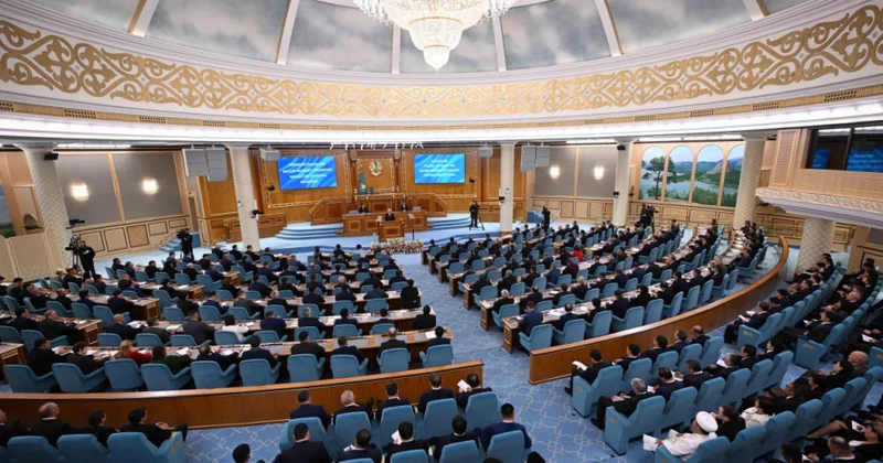Qazaxıstan Prezidenti birpalatalı parlamentə keçməyi təklif edib