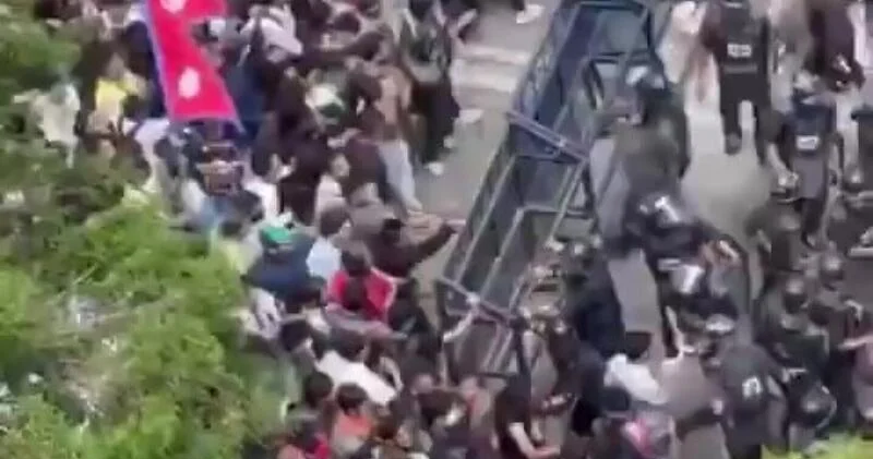 В Непале растет число жертв протестов ВИДЕО